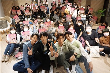 《About Youth》结局亲不停！徐硕廷被撩没反应 黄信赫霸气吻教训