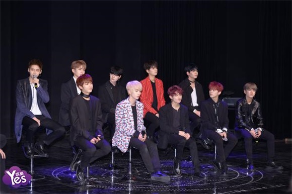 〈Yes 首尔现场〉UP10TION举办showcase 10位成员齐聚帅气亮相