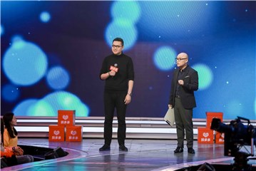 摄影师男嘉宾身材高大
