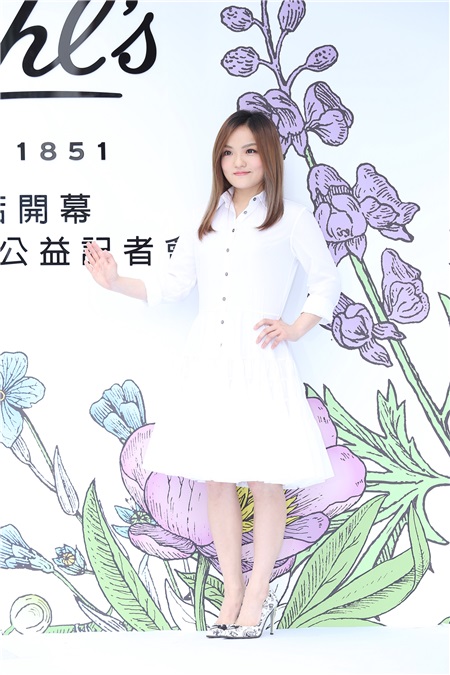 徐嘉莹出席XKIEHL’S快闪店开幕