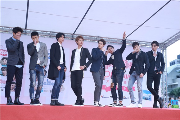 「SpeXial Okinawa 冲绳写真游记」签名会(伟晋、明杰、子闳、Teddy、Evan、风田、以纶、易恩)