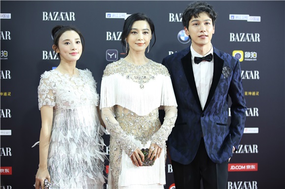 2017芭莎明星慈善夜在京盛大举行 数百位明星共用盛宴