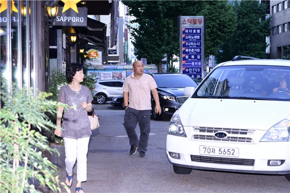 崔秀英、马东锡等人参加《38师机动队》 终放宴
