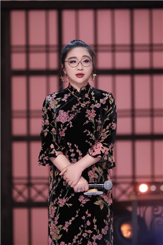 傅首尔加盟《听姐说》吐槽白瘦幼审美 应采儿曝陈小春郑伊健老花眼