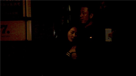 杨坤午夜幽会神秘美女遭拍 打破GAY传闻