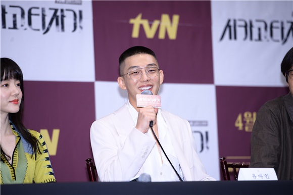《芝加哥打字机》办发布会 刘亚仁林秀晶等出席