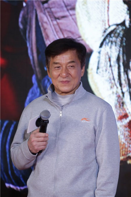 《铁道飞虎》提档12.23 成龙大哥cos黄子韬零下18度唱rap