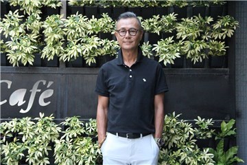 刘德凯演出《这些年那些事》 老戏骨依然功力高深