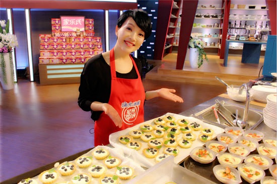 陈明搭档猛男过招美食 网友:歌美烹饪更美