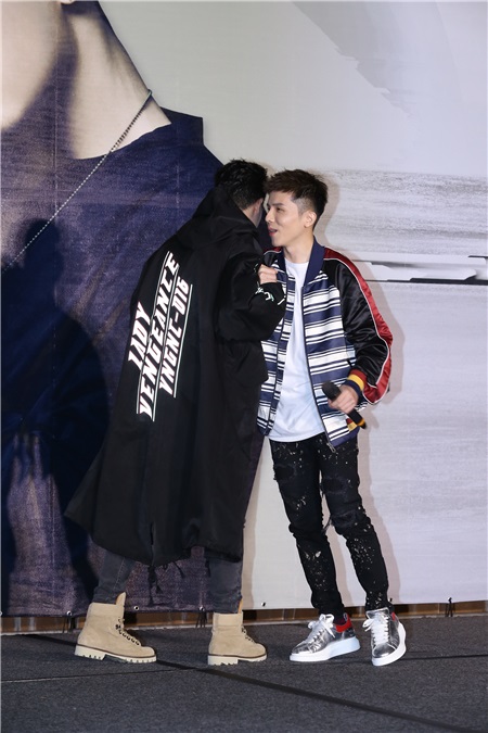J.SHEON、宋念宇、宫阁出席J.SHEON媒体见面会