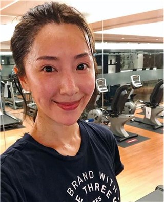 39岁隋棠运动爆汗现全素颜 网友：打趴很多女星