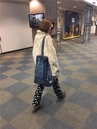 (小S穿睡裤出门都很时尚 图/翻摄自小S脸书)