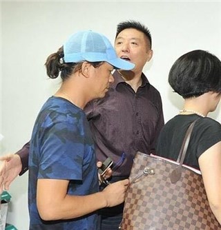 王宝强正式起诉离婚 争夺儿女抚养权及财产分割