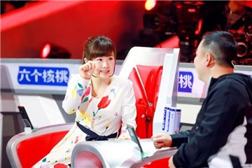 福原爱与刘国梁讨论