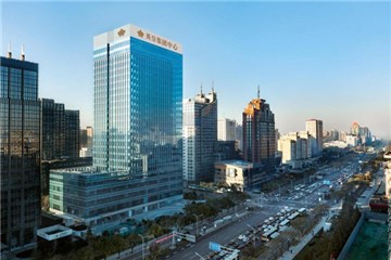 英皇集团中心位於长安街永安里核心商区