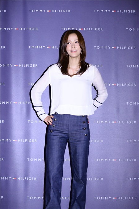孙太英、婑斌、Yura、Vivian出席品牌活动