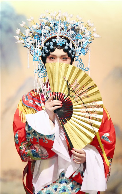 张逸杰演绎倾国名伶 《半妖2》完美诠释梨园花旦