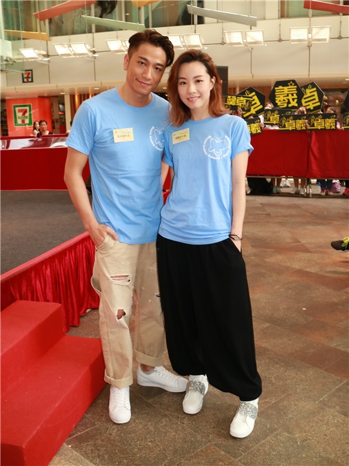 邓丽欣吴卓羲参加《延.亮爱FUN享日》活动