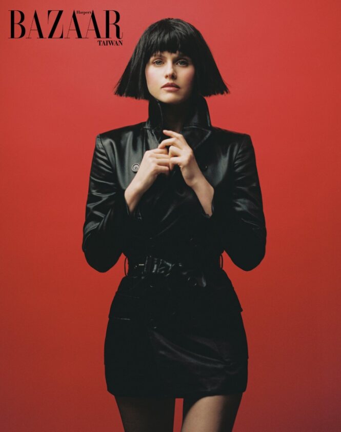 Harper’s BAZAAR 2月号封面之星 Alexandra Daddario 　　来自好莱坞恋爱喜剧一姊的梦想进行式