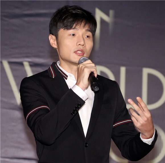 李荣浩与华纳音乐继续签约 明年攻台北小巨蛋