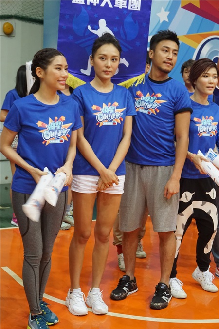 何佩瑜、崔碧珈、罗霖等出席明星运动会
