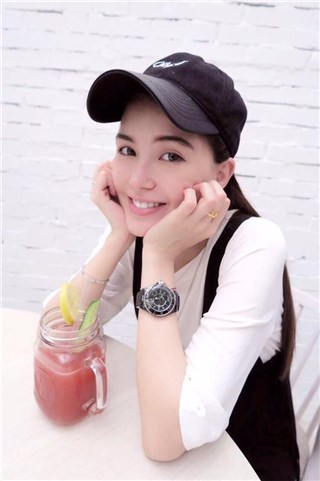 昆淩今早剖腹产子 母子均安