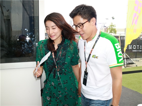黎明、王祖蓝、张敬轩等出席观看首次《电动方程式赛车》大赛