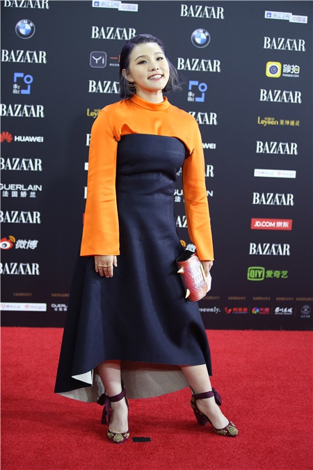 2017芭莎明星慈善夜在京盛大举行 数百位明星共用盛宴