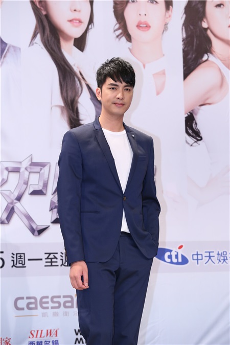 林佑威、李毓芬、沈志明、赖琳恩、刘庭均出席中视《来自未来的史密特》记者会