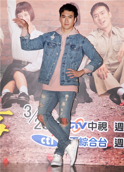 沉建宏、刘宇珊、金凯德、陈志强出席《这些年那些事》试映会