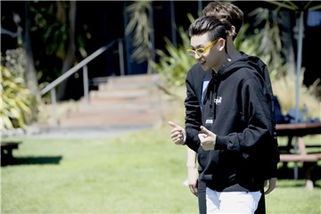 感性少年小鬼