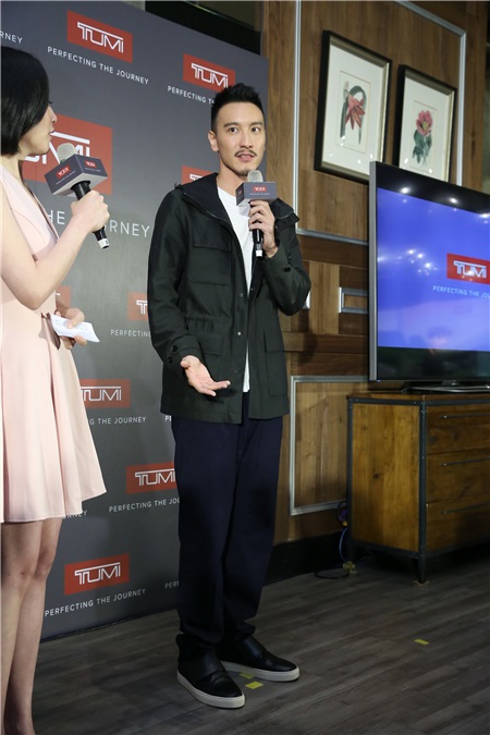 王阳明出席箱包品牌发表会