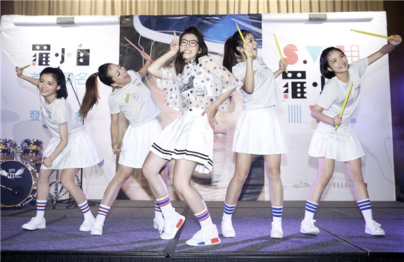 俏皮鼓后罗小白征战乐坛 林俊杰夸赞:越来越美