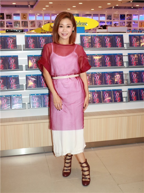 胡琳出席CD Warehouse 签名会