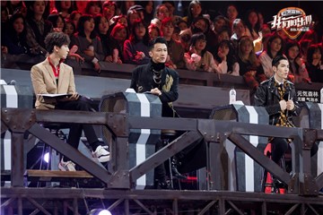 《我们的乐队》“神曲”改编好评不断，张恩岱被赞“小华晨宇”