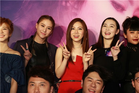 G.E.M.、何超莲、孙耀威、锺舒漫等出席G.E.M.电影《一路逆风》首映礼