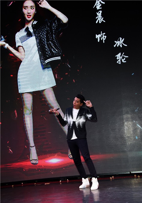 王大陆王栎鑫帅气亮相 《鬼吹灯》豪华阵容大揭秘