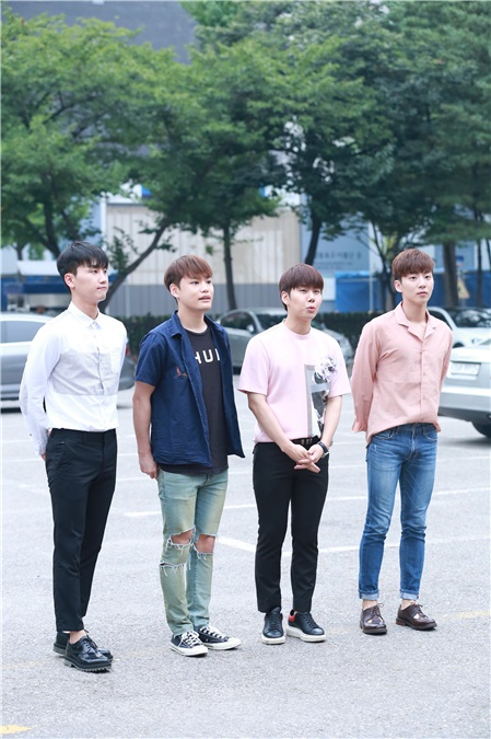 KBS2《音乐银行》彩排 EXO、VIXX、宇宙少女、I.O.I、泫雅等参加