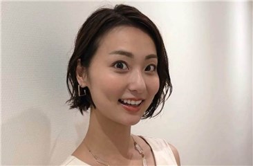 日本美女主播穿白衣报新闻...网看傻：这衣服是P的吗？