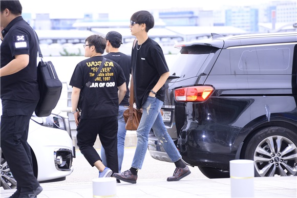 少女时代与SuperJunior成员金希澈、艺声周觅参加日本演唱会
