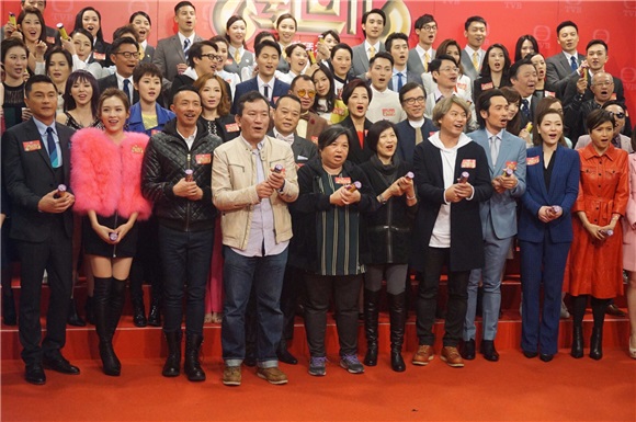 欧阳震华、田蕊妮、陈豪、张继聪和邵美琪等出席TVB50周年台庆剧《夸世代》今天在电视城举行拜神仪式