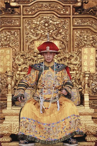 聂远饰演乾隆皇帝
