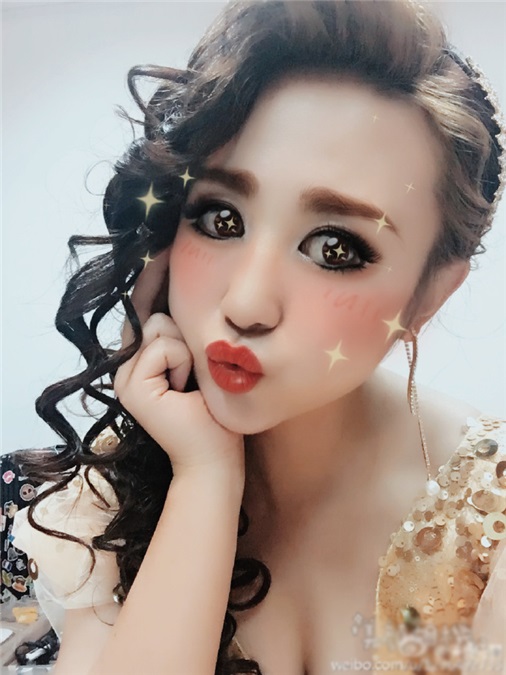 马丽玩转二次元表情包 这样的喜剧女王有点萌
