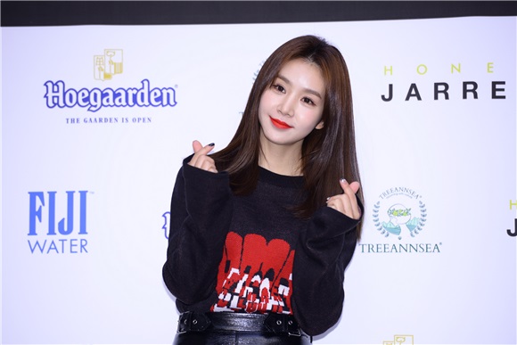 SISTAR孝琳-多顺、曹璐、李珠妍出席某品牌开业纪念活动