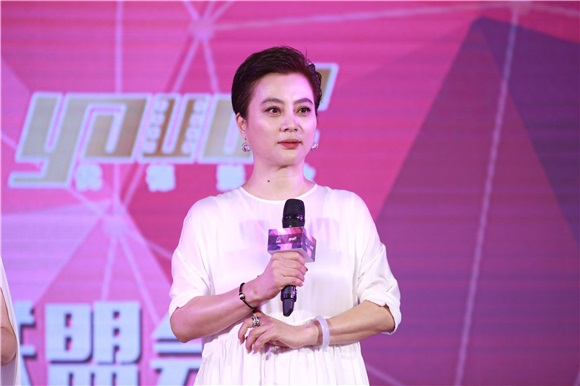 赵雅芝李玲玉首次同台斗法 各自分享「保养秘籍」