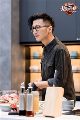 《我们的乐队》开启首次试听会！谢霆锋霸气放话“不行就要被‘炒鱿鱼’”