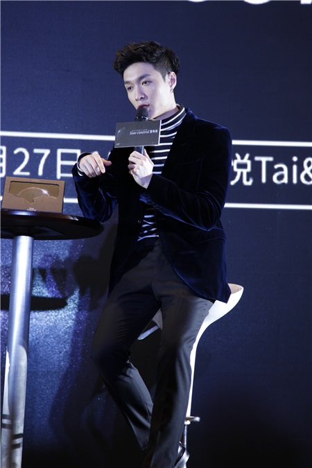 张艺兴发首张个人专辑 喜欢可依靠的女生