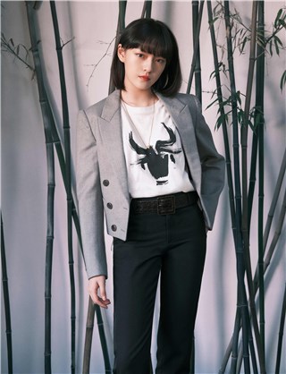 又见“西装杀”！文淇西服套装出镜气韵别致