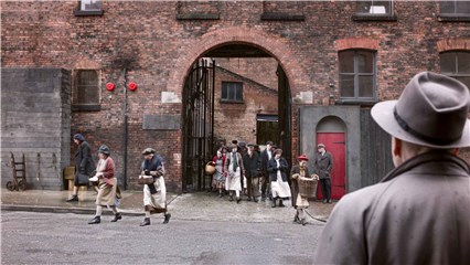 【洛瑞&火柴男人】二十世纪英国最伟大的画家登大银幕  英国重量级演员、摇滚巨星都是他的粉丝