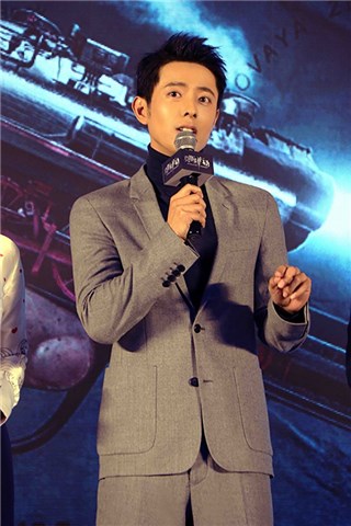 柳明明亮相《莫斯科行动》发布会